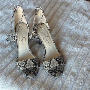 Jessica Simpson Black and Cream Snakeskin Heels